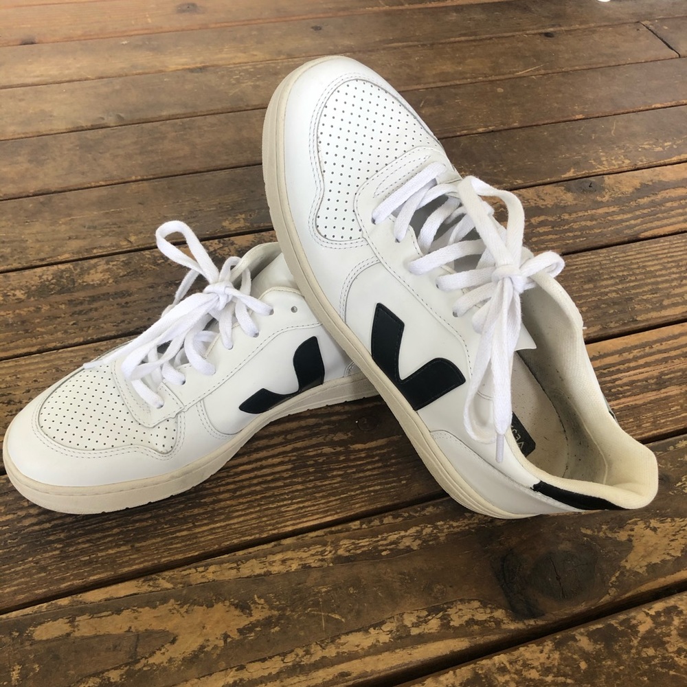Veja V-10 Sneaker Extra White / Black Leather